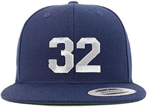 Trendy Giyim Mağazası Numarası 32 Beyaz İplik İşlemeli Düz Fatura Snapback Beyzbol Şapkası